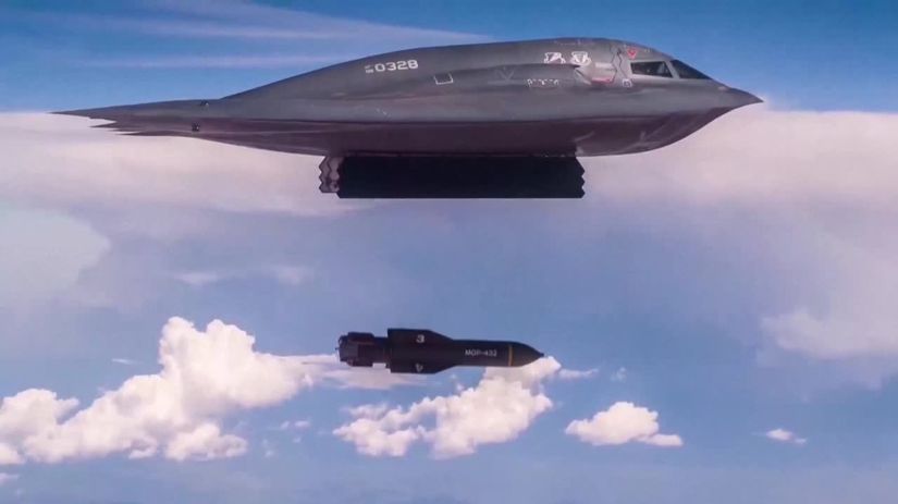 VIDEO Americani opat pouzili svoj najtazsi kaliber Na Iran zautocili aj neviditelne bombardery B 2