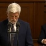 VIDEO Umysel alebo nahoda Sef Motoristov Macinka si za chrbtom prezidenta Pavla prezeral komunisticky Rudy pravo