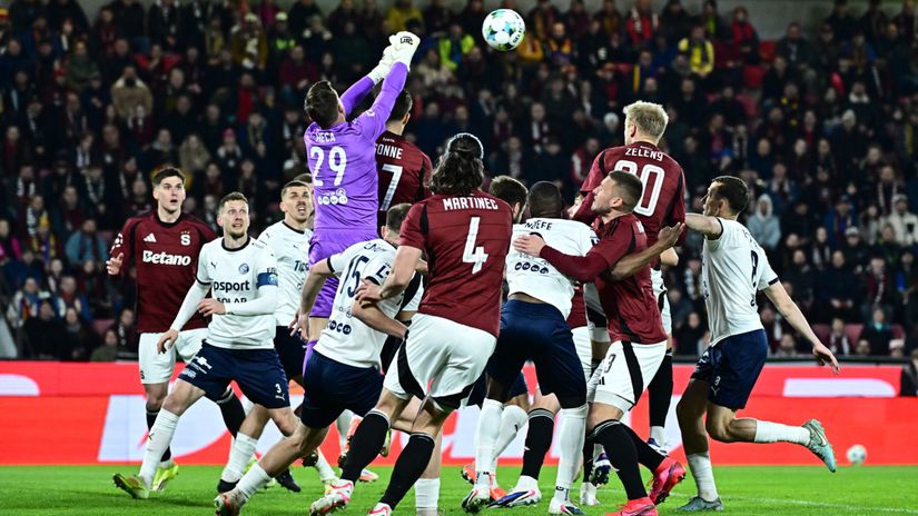 Velky skandal v ceskom futbale Policia zadrzala desiatky ludi pre korupcne praktiky