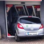 Vodicka si pomylila brzdu s plynom a skoncila v obchode