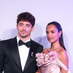 Zenac Leclerc vzal manzelku medzi smotanou Za jednym stolom princezna pri dalsom bohac z Monaka ale krasna Alexandra nemala konkurenciu