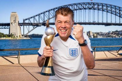 radikalny krok odvanej fanusika duchodca predava dom aby sa dostal na ms vo futbale