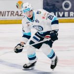 ziaril na ms v zahranici bol o neho obrovsky zaujem jeden z najvacsich talentov vsak posluchol otca a nasleduje cestu slavnejsieho rodaka