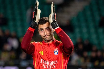 Bude musiet Greif odist Lyon celi vaznemu problemu