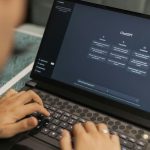 Chatbot ako spoluziak ktery pomaha s ulohami Ak v educacii budeme ignorovat AI skoly prestanu byt relevantne varuje expert