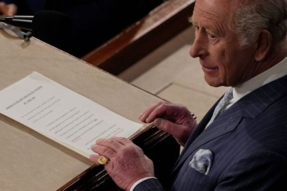 Historicky prejav britskeho krala v Kongrese vyzval na obranu Ukrajiny a jednotu Zapadu
