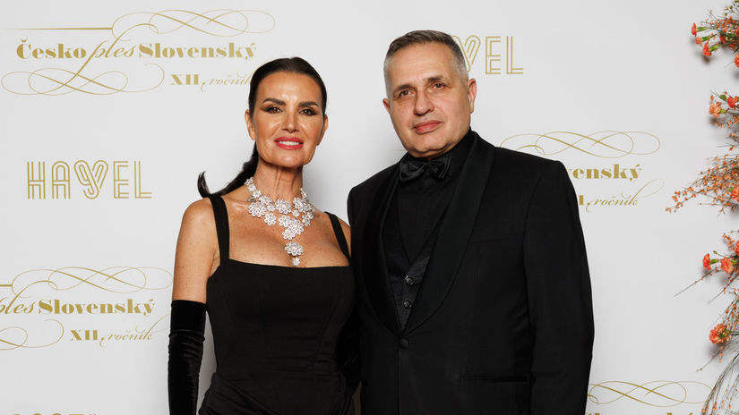 Ma po 50 ke no postavu ako dvadsiatnicka Posledna federalna Miss v plavkach ohromila ukazala aj svoju krasnu dcerku