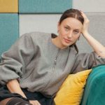 Pat projektov naraz Natalia Germani dominuje trhu jej manzel uz v lietadle trpi Ale Benatky si poriadne uzili