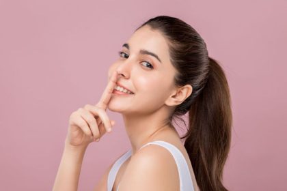 Robi to takmer kazdy no mozno tim skodime mozgu vedci varuju aky souvis ma hrabanie v nose s Alzheimerovou chorobou