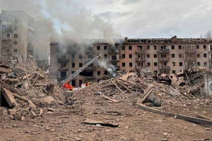 Rusi zhodili na Slovjansk obrovsku letecku bombu Explozia zrovnala so zemou detske sportovisko aj desiatky domov