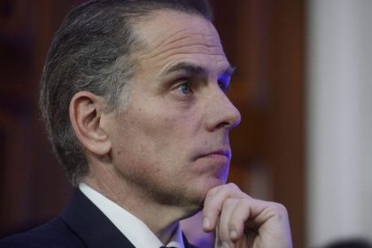 Suboj klanov v klietke Hunter Biden vyzval Trumpovych synov na zapas Potrebuje ziskat miliony na splatenie dlhov