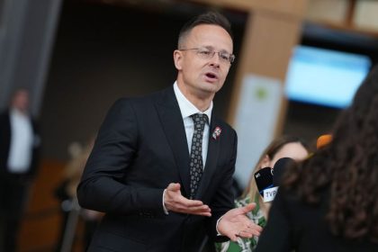 Szijjarto sa ostro pustil do Pavla Sam energicky branil komunisticky rezim