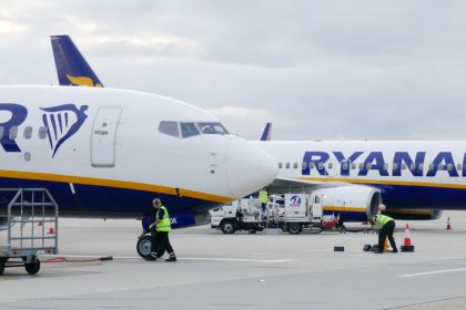 Taliansko vypnulo europske nebo strajk dispecerov odrezal Bratislavu od klucovych miest Ryanair musel zrusit niektore lety