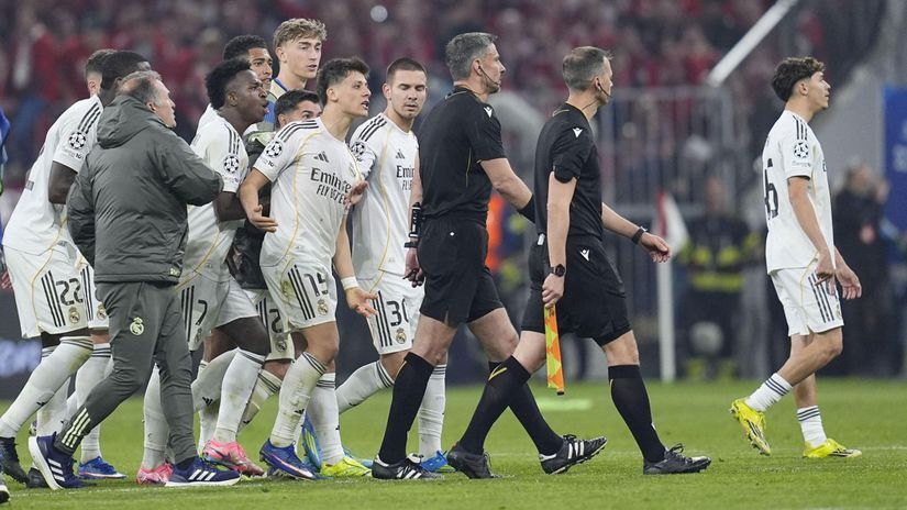 V Mnichove bolo po zapase veselo hraci Realu nevedeli prist na meno rozhodcu padali ostre slova