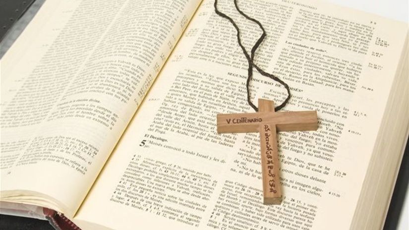 Zrusi cirkev celibt Zenati knazi ziadaju papeza aby mohli sluzit omsu