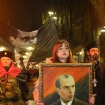 Dalsi skandal na obzore Umozni Zelenskyj ulozit urnu s popolom Banderu do zeme pri Kyjeve