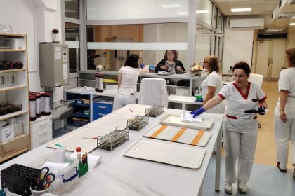 Desat uvazkov naraz a podozrivo vysoke prijmy Kontrolori sa zamerali na zarobky lekarov