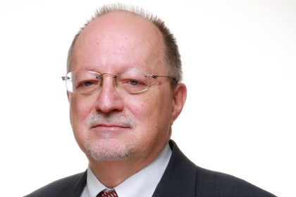 Dlhoclny diplomat Jan Gabor Prekazal som nielen prezidentke Zuzane Caputovej