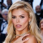 Do Cannes dorazila aj hviezda noveho Baywatchu Brooks Nader posielala na cervenom koberci bozky fotografom