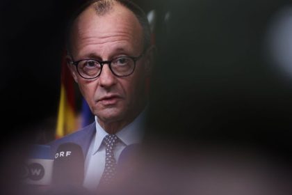 Do USA za pracou alebo studiom Merz mladych varuje Svoje deti by som tam dnes neposlal