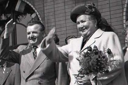 Kriziky na plotoch proti cervenym hviezdam Takto vyzerali posledne slobodn volby ktore komunisti na Slovensku presli katastrofalnym neuspechom