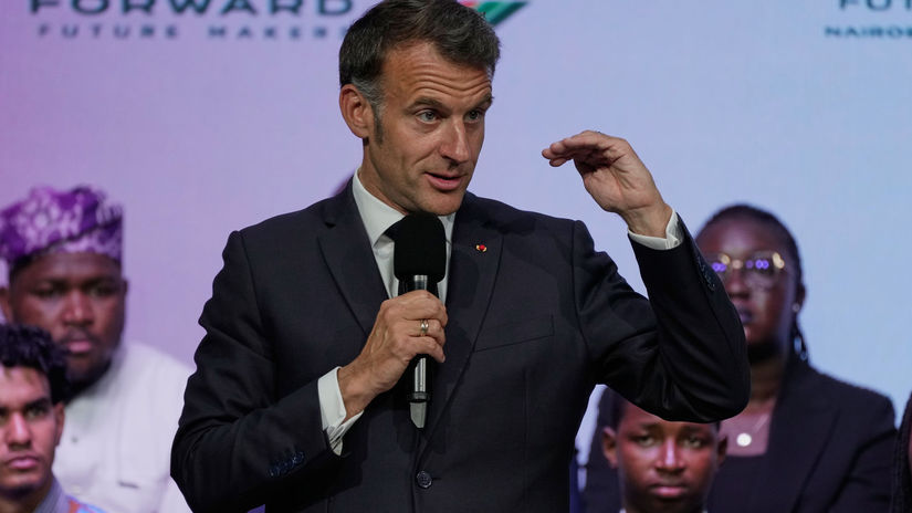 Macronovi dosla trpezlivost prerusil summit a upokojil hlucne publikum absolutny nedostatok respektu