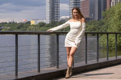 Morbidne zlatokopky sa tesia na smrt Putinovych vojakov Ako sa v Rusku cierne vdovy obohacuju na zabitch muzoch