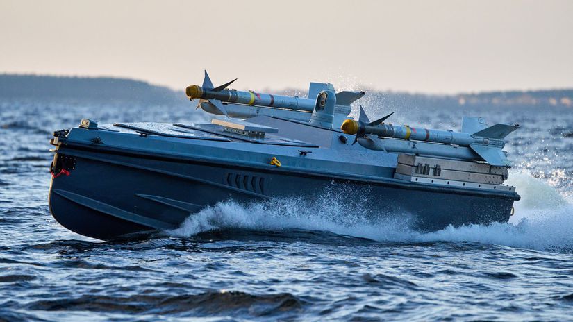 Nebezpecny ulovok rybarov Ukrajinsky kamikadze dron vyvolal v Grecku diplomaticku burku Mal nicit ruske tankerove lode