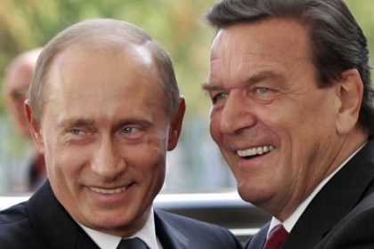 Putin chce exkancelara za mediatora vojny Kallasova reagovala ostrym odmietnutim