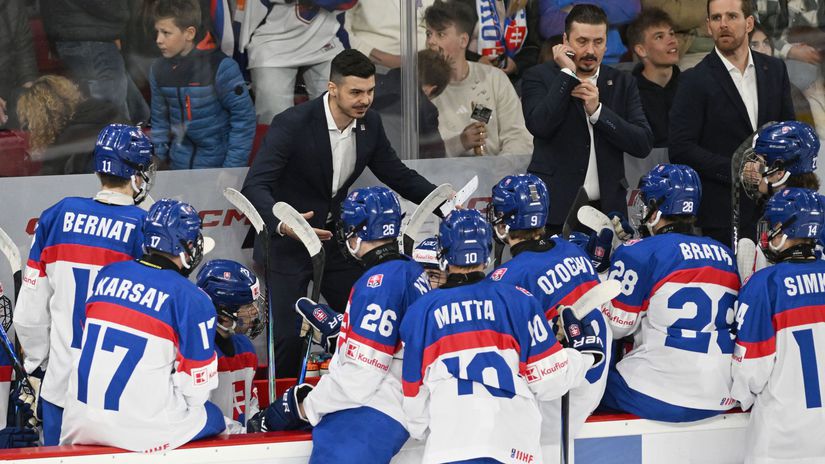 Robia vsetko pre Slovensko Trener osemnastky vyzdvihol mladych hracov Bude federalne finale