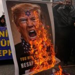 Trump ma na stole nove plany utoku na Iran Klucovy brifing s admiralom moze rozhodnut