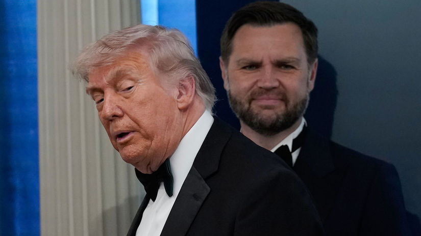 Trump zanechal Vancovi tajny list v Ovalnej pracovni Co sa stane ak prezidenta vyradia z hry