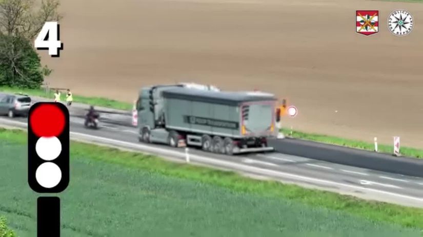 VIDEO Nuveritelne mnozstvo vodicov ignorovalo cervenu na semafore Policajny dron odhalil desiatky priestupkov v priebehu niekolkych hodin