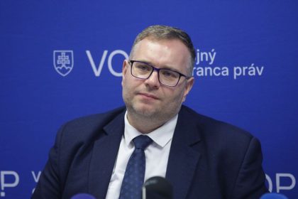 ombudsman dobrovodsky poziadal policiu o ochranu hovori o utoku na pravny stat