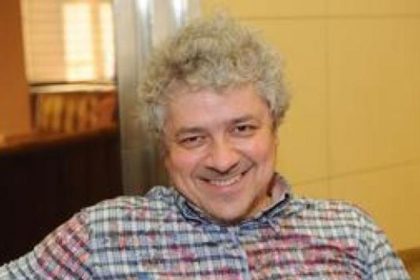 Cenzura v sucasnosti Wej wej nekritizuje len Cinu ale nepriamo a s ironoiou aj Zapad