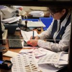 Dalsim postam dosla hotovost na energopomoc vysoke sumy na poukazoch vycerpali pokladne