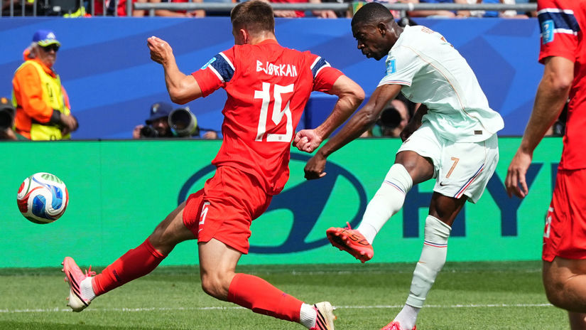 Famousny Dembl znicil Norov hetrikom Francuzi suverenne ovladli svoju skupinu Senegal predviedol proti Iraku golovu sou