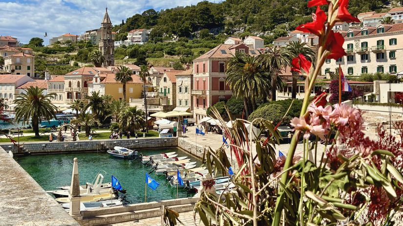 Hvar a Brac ako ich nepoznate Z plaze som usla za krasou vinom a adrenalinom aby som sa nakoniec vratila na najkrajse po Brezie