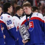 Prveho Slovaka na drafte si vybrali Los Angeles docakal sa aj brat Simona Nemca Timy NHL si celkovo vybrali sest Slovakov