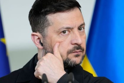 Zelenskyho rozhodnutie vyvolalo vo Varsave burku Vyznamenanie od Poliakov ma na stole Nawrocki