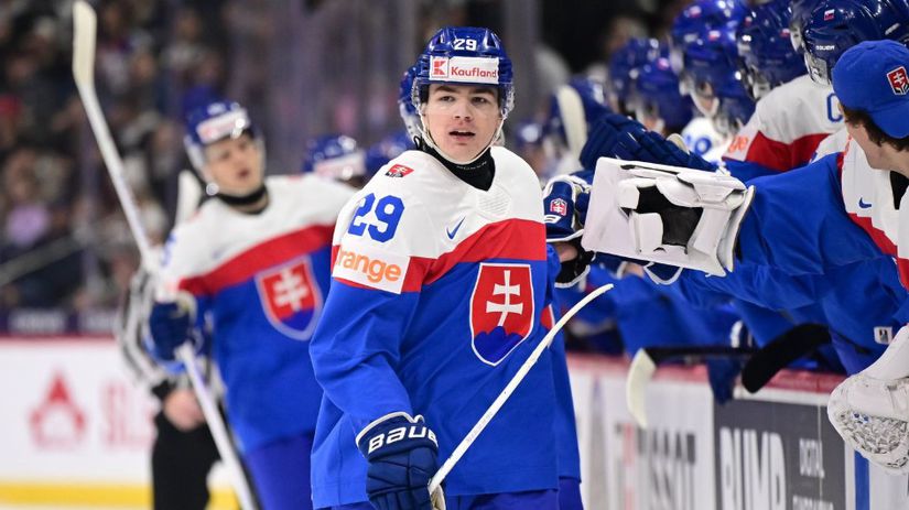 Zlaty strelec z finale moze nasledovat legendarneho Hossu O dalsieho talentovaneho Slovaka ma zaujem aj Montreal so Slafkovskym