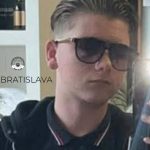 Tragedia pri Cunove BMW zrazilo cyklistu vodic ho nechal zomierat a usiel Policia po nom patra zverejnila fotografie Regiony Spravy