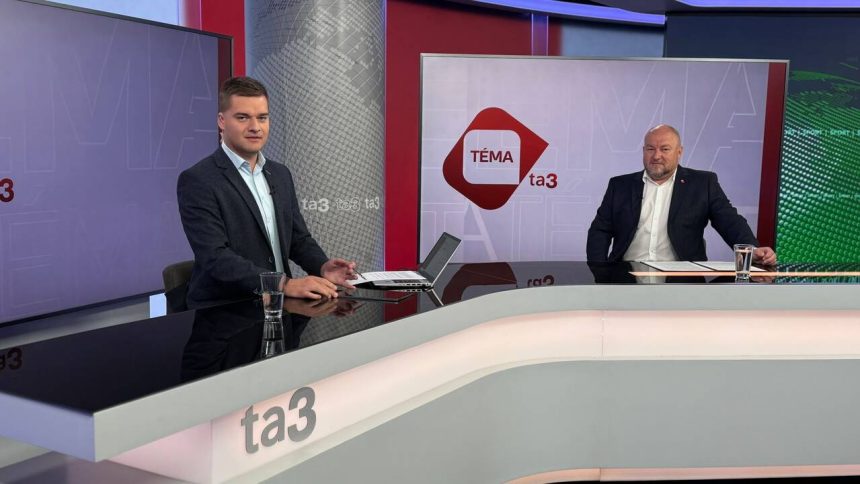 Huliak zastavil miliony pre futbal SFZ pripravuje trestne oznamenie Posledne kopanie hybajuceho sa kona reaguje minister