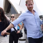 Megxit naopak Harry a Meghan sa po rokoch vracaju do Britanie cakaju ich neprijemne otazky aj stare nezhody