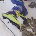 Najznamejsie telo na Evereste tam lezi uz 30 rokov Riskantna expedicja ho ma zniest zo zony smrti a konecne zistit komu patri