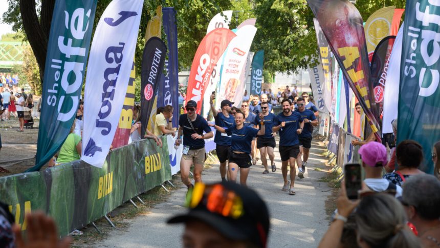 Nikdy viac ale uz sa tesim 32 hodin na trati 2 hodiny spanku a finis v prvej stvrtine Ako vyzeral beh napric Slovenskom Ostatne sporty Sportweb