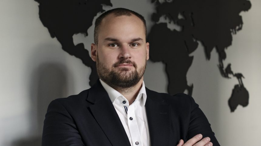 Odbornik Amaterski lovci pedofilov mozu neumyselne pomocit podozrivemu Ochrana deti sa nema premenit na verejnu sou rozhovor