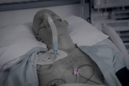 Smrt v salke caju Polonium rozrjalo Litvinenka zvnutra otravou spred takmer 20 rokov mohol odobrit sam Putin